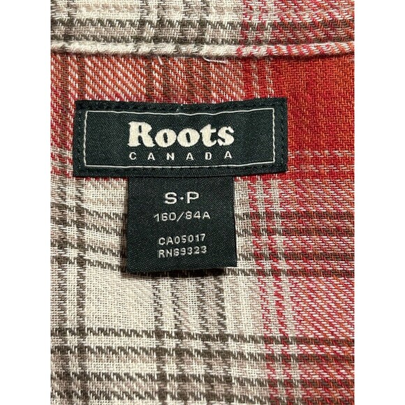 Women's Roots Canada (Small P) Red Plaid Flannel Pocketed Button Front Shirt - Picture 5 of 10